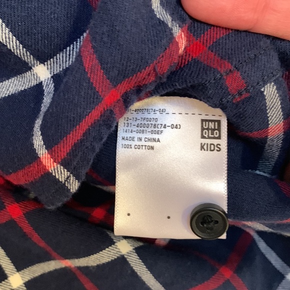 BOGO Uniqlo kids button down shirt Youth 10-11 - Picture 4 of 4